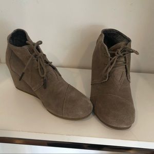 Tom’s suede ankle wedge booties